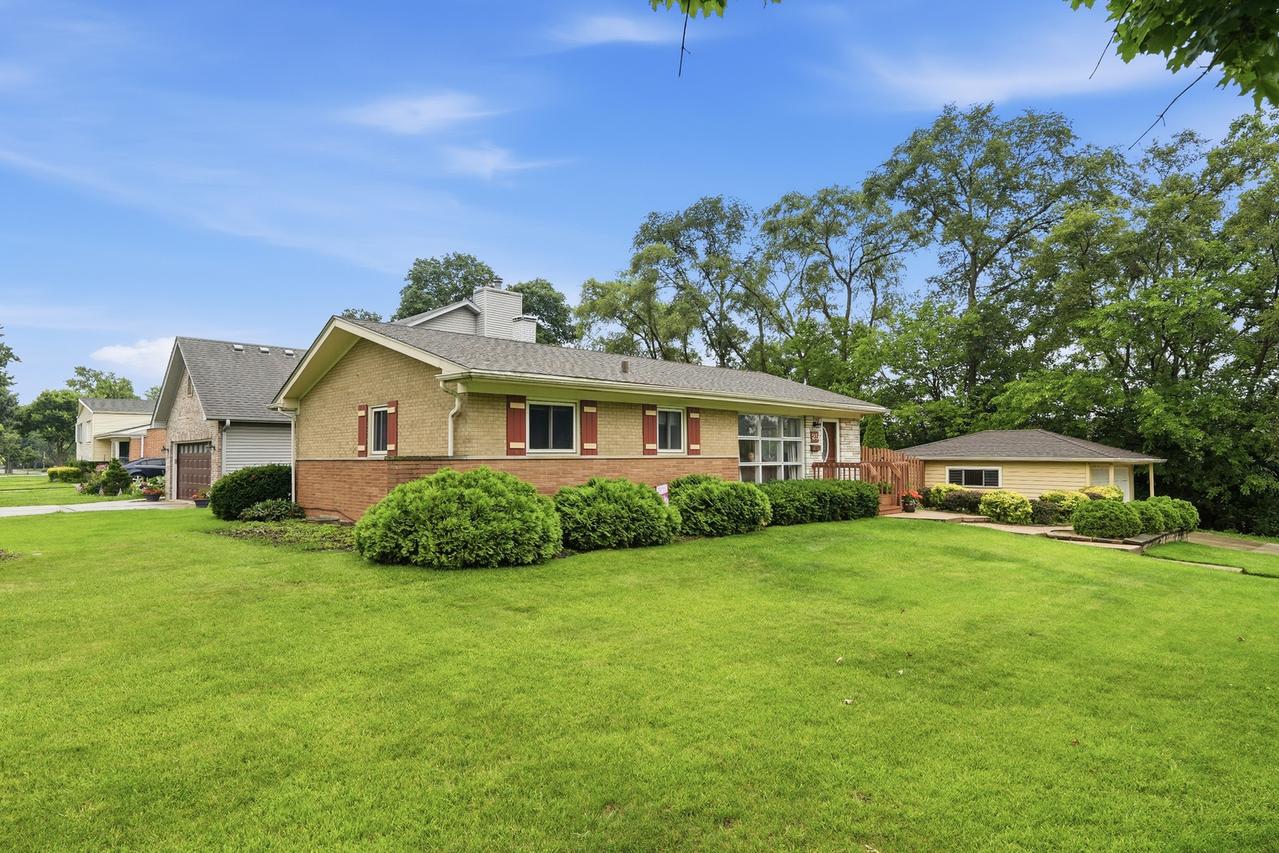 25 E Wilson Ave., Lombard, IL 60148