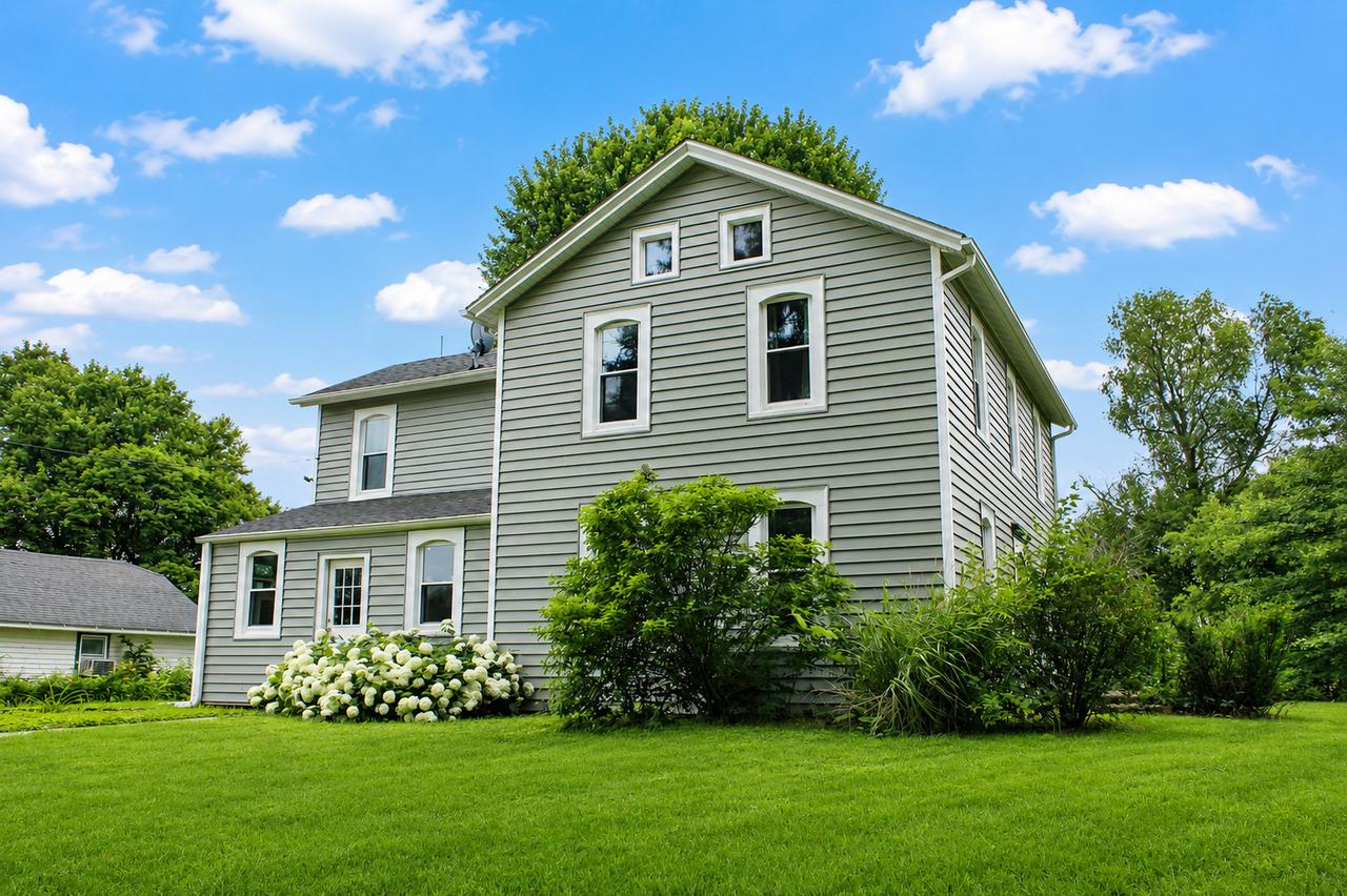 4149 School Rd., Chadwick, IL 61014