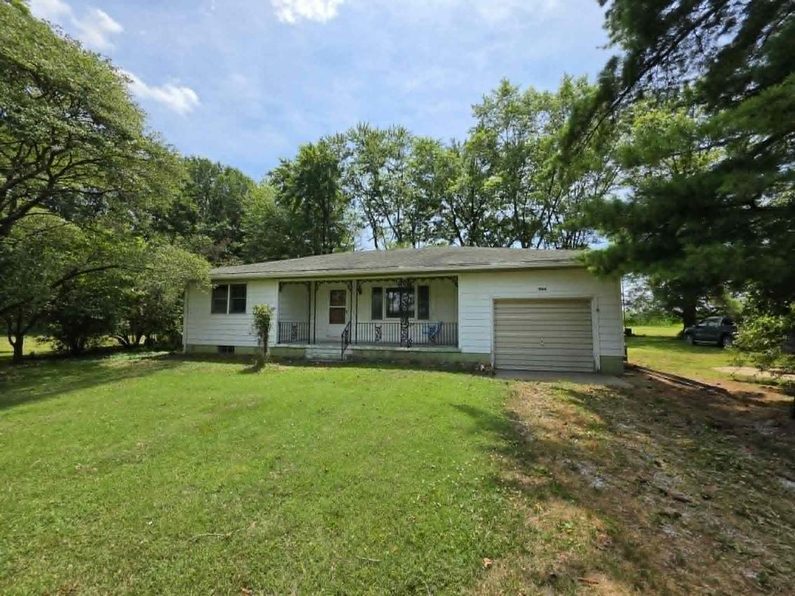 11164 State Route 14, Mcleansboro, IL 62859