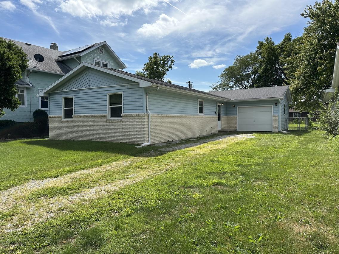 108 S Richman St., Villa Grove, IL 61956