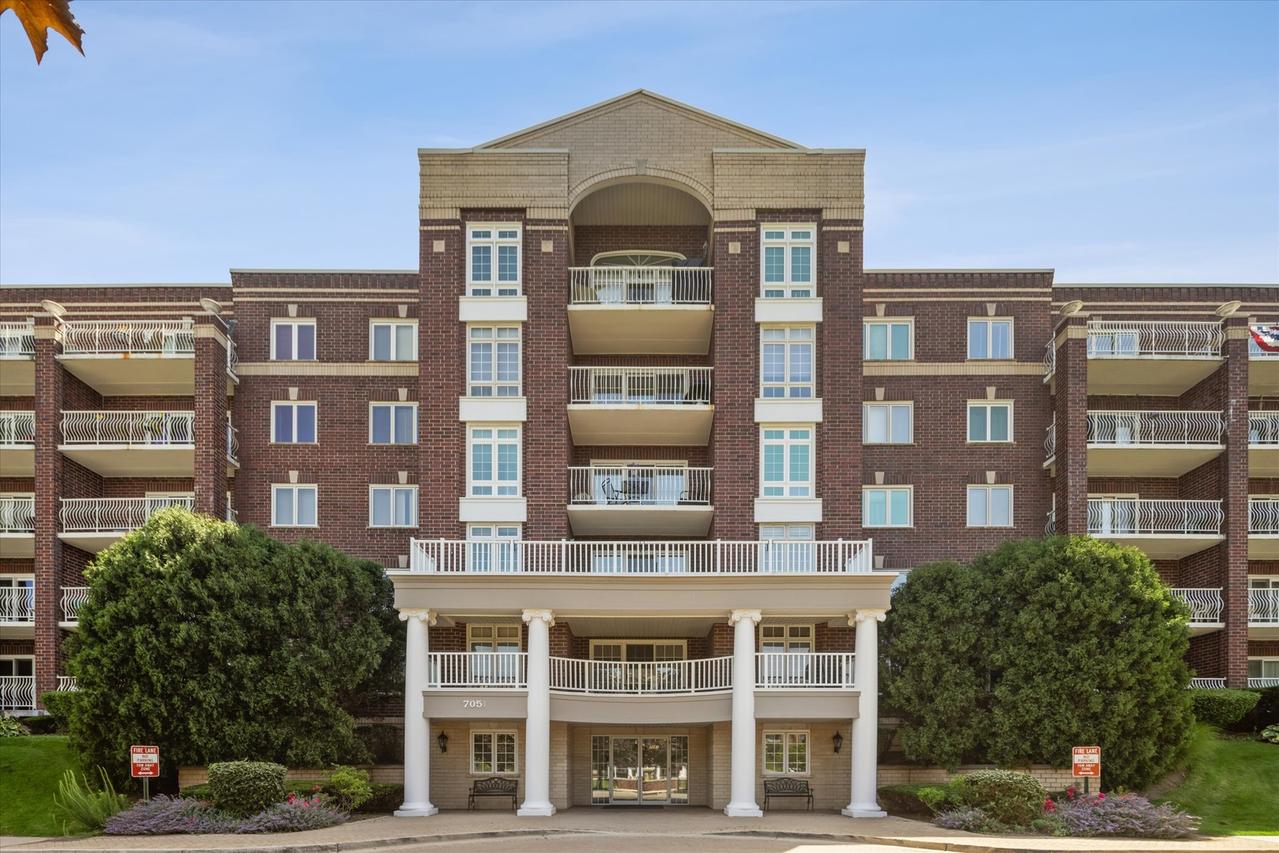 7051 W Touhy Ave. #604, Niles, IL 60714
