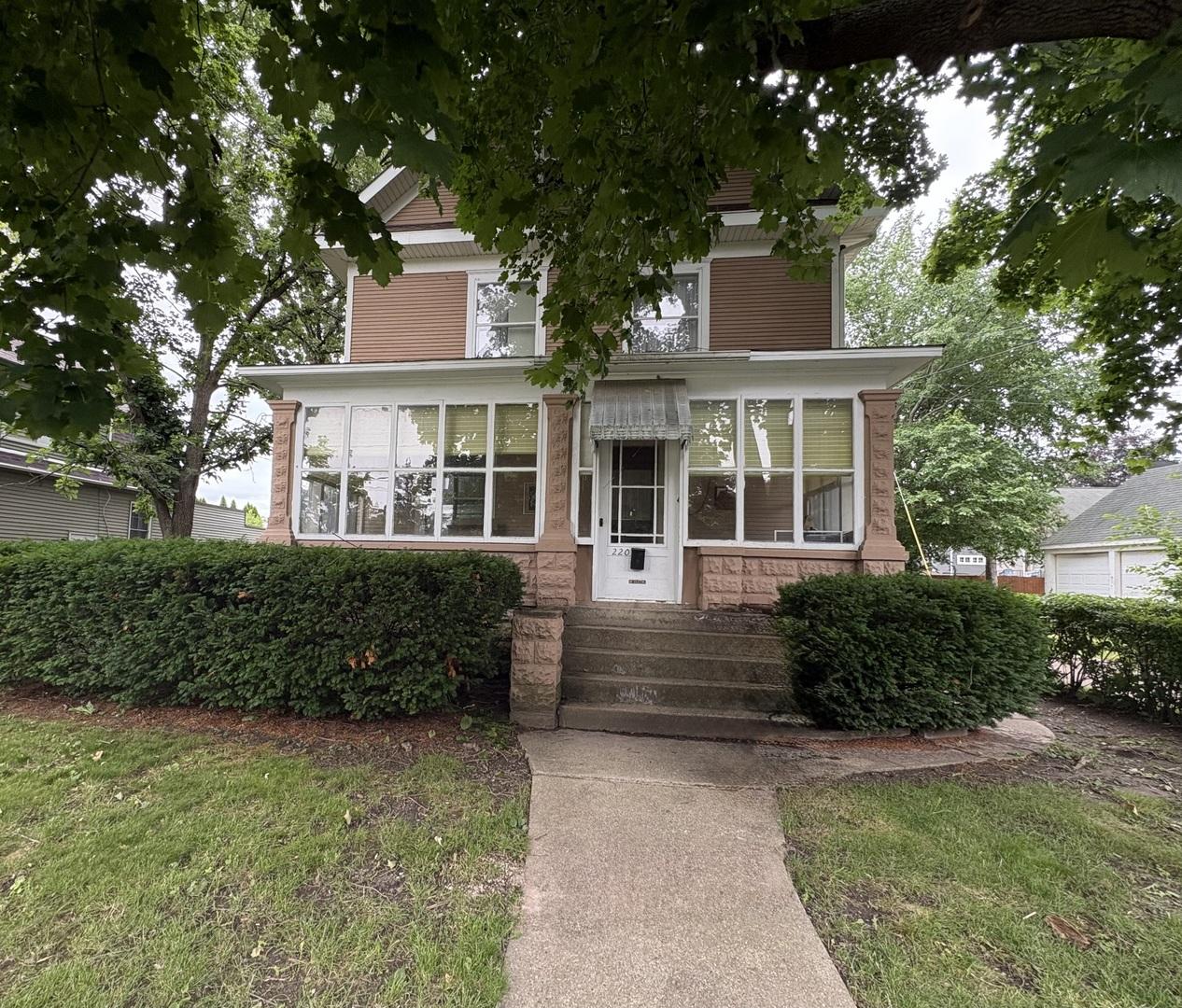 220 E Ave., Rochelle, IL 61068