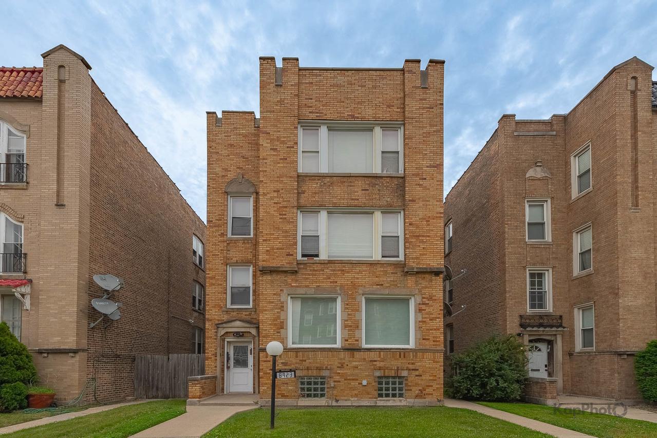 8923 S Blackstone Ave., Chicago, IL 60617