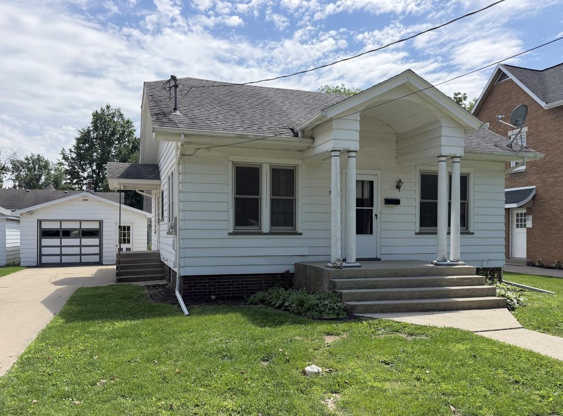 2822 6th St., Peru, IL 61354