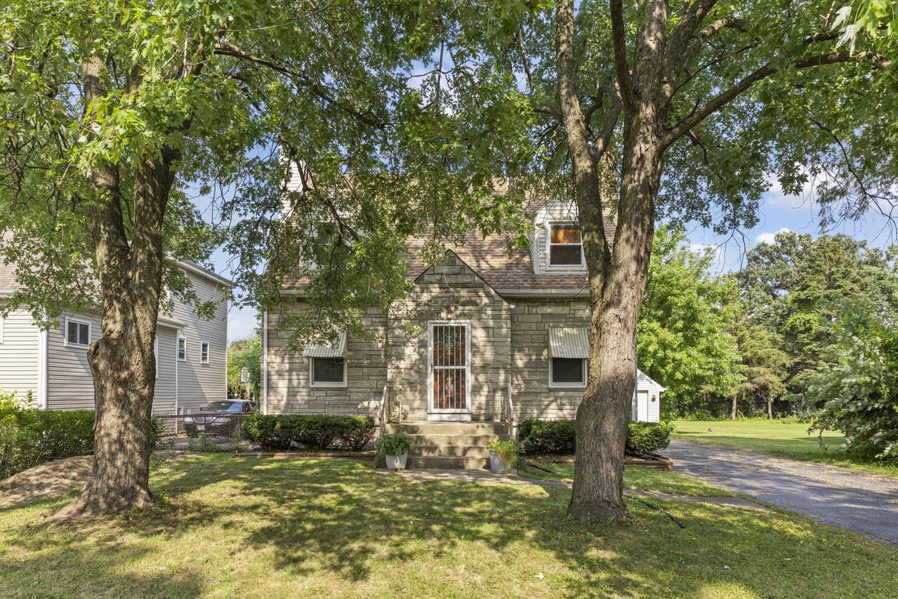 1217 Degener Ave., Elmhurst, IL 60126