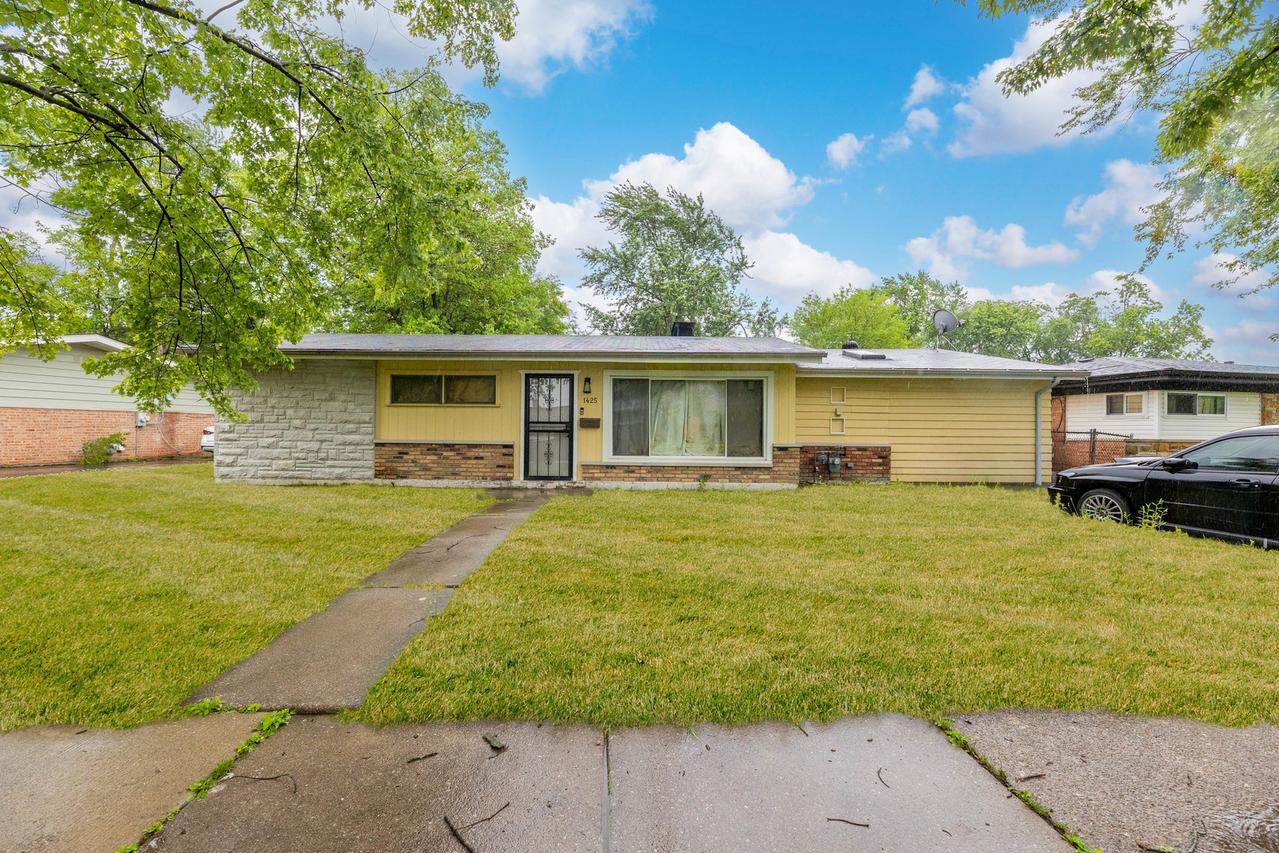 1425 Stanley Blvd., Calumet City, IL 60409