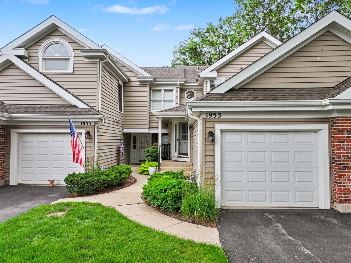 1953 N Coldspring Rd., Arlington Heights, IL 60004