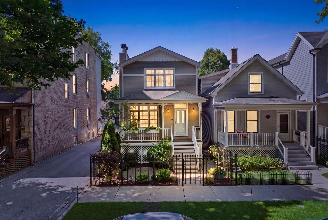 1815 W School St., Chicago, IL 60657