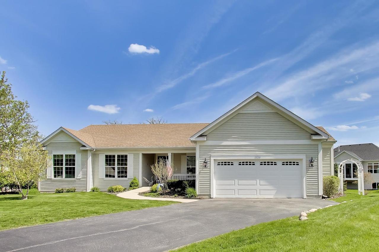 1126 Oak Point Ct., Antioch, IL 60002
