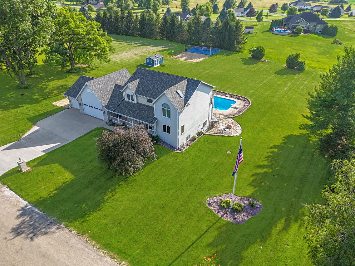1954 Delmar Dr., Freeport, IL 61032