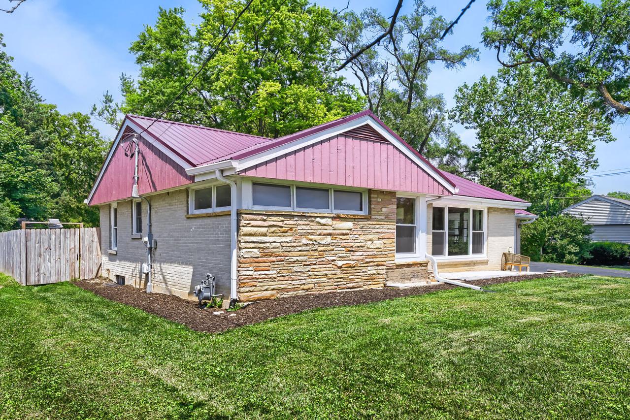 621 W Slocum Lake Rd., Wauconda, IL 60084