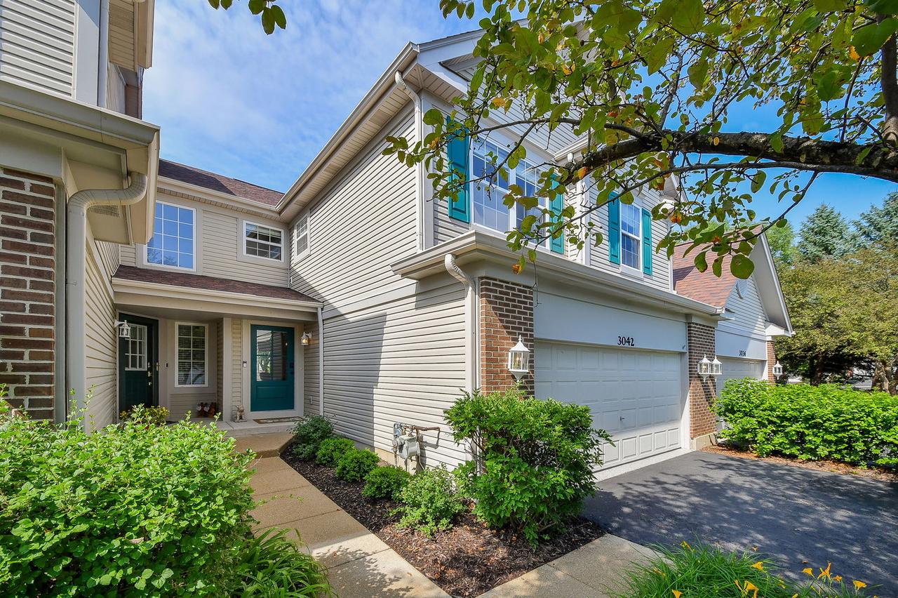 3042 Saint Michel Ln., St. Charles, IL 60175
