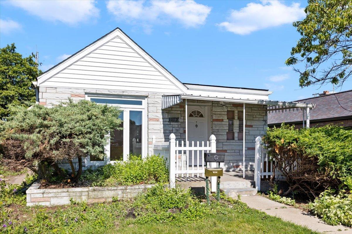 5812 N Oriole Ave., Chicago, IL 60631