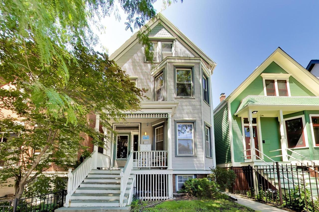2102 W Belle Plaine Ave., Chicago, IL 60618