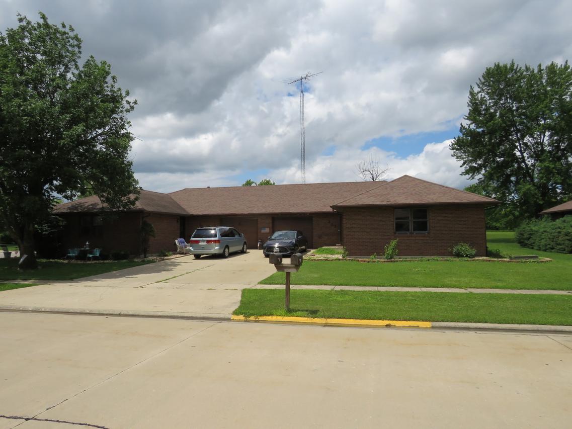 301-303 Carriage Dr., Morris, IL 60450