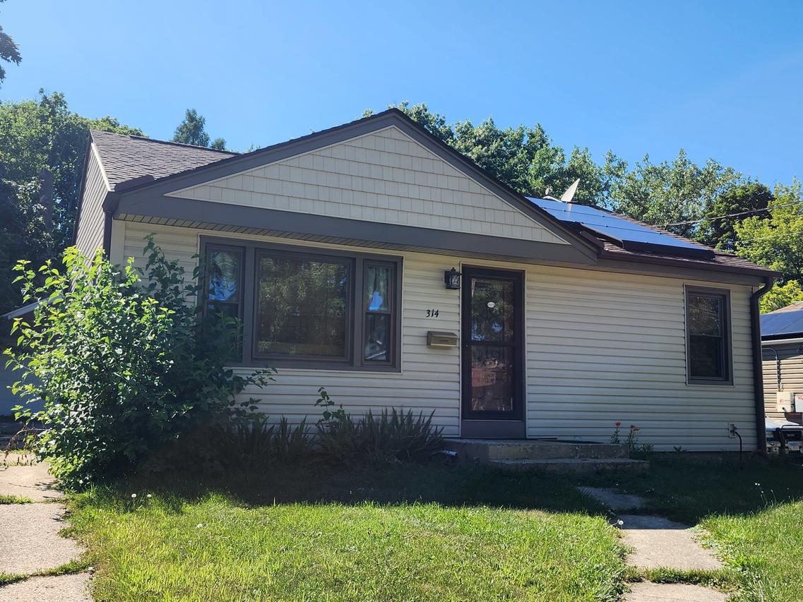 314 S Orchard Ave., Waukegan, IL 60085