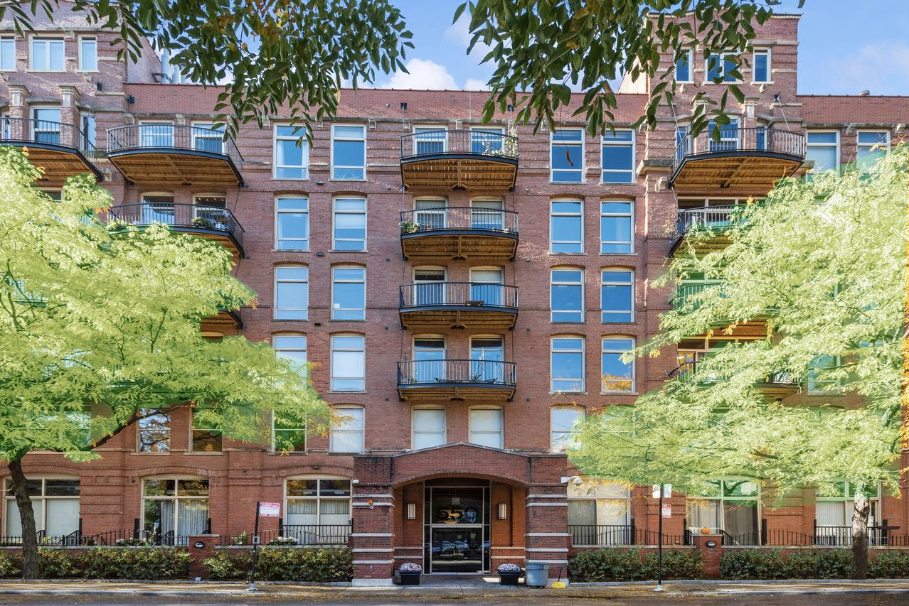550 N Kingsbury St. #111, Chicago, IL 60654