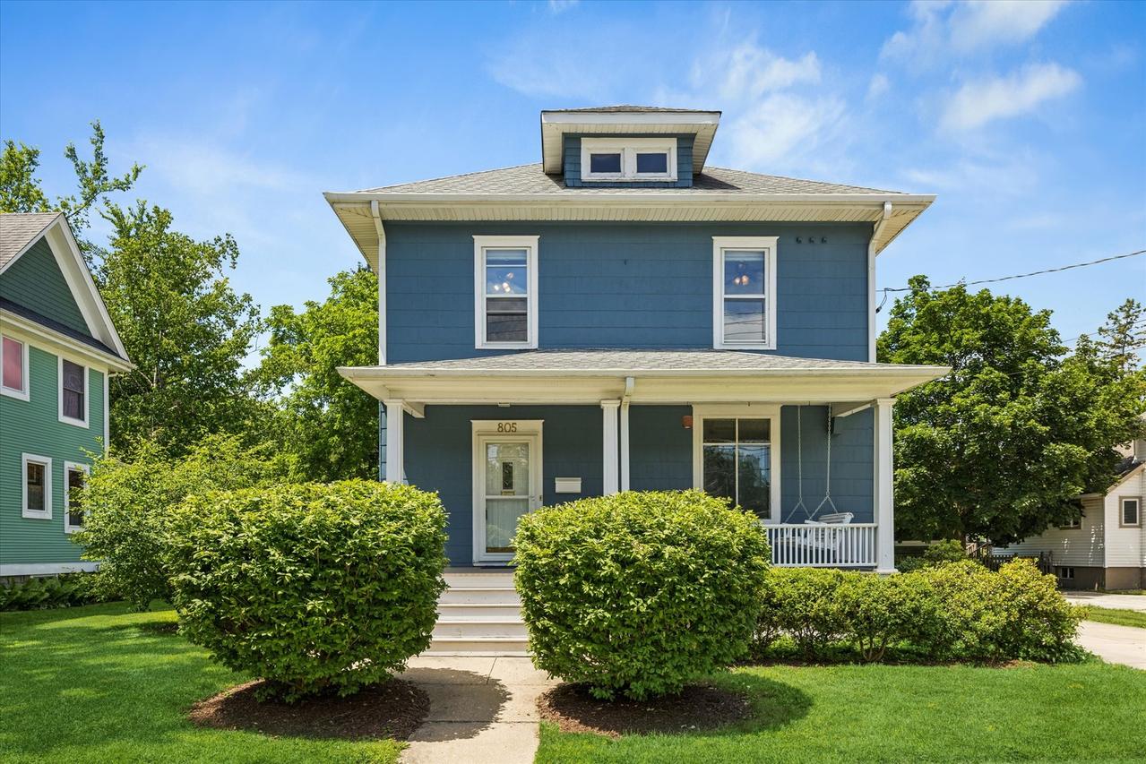 805 Clay St., Woodstock, IL 60098