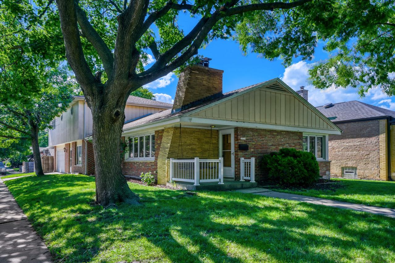 10056 S Talman Ave., Chicago, IL 60655