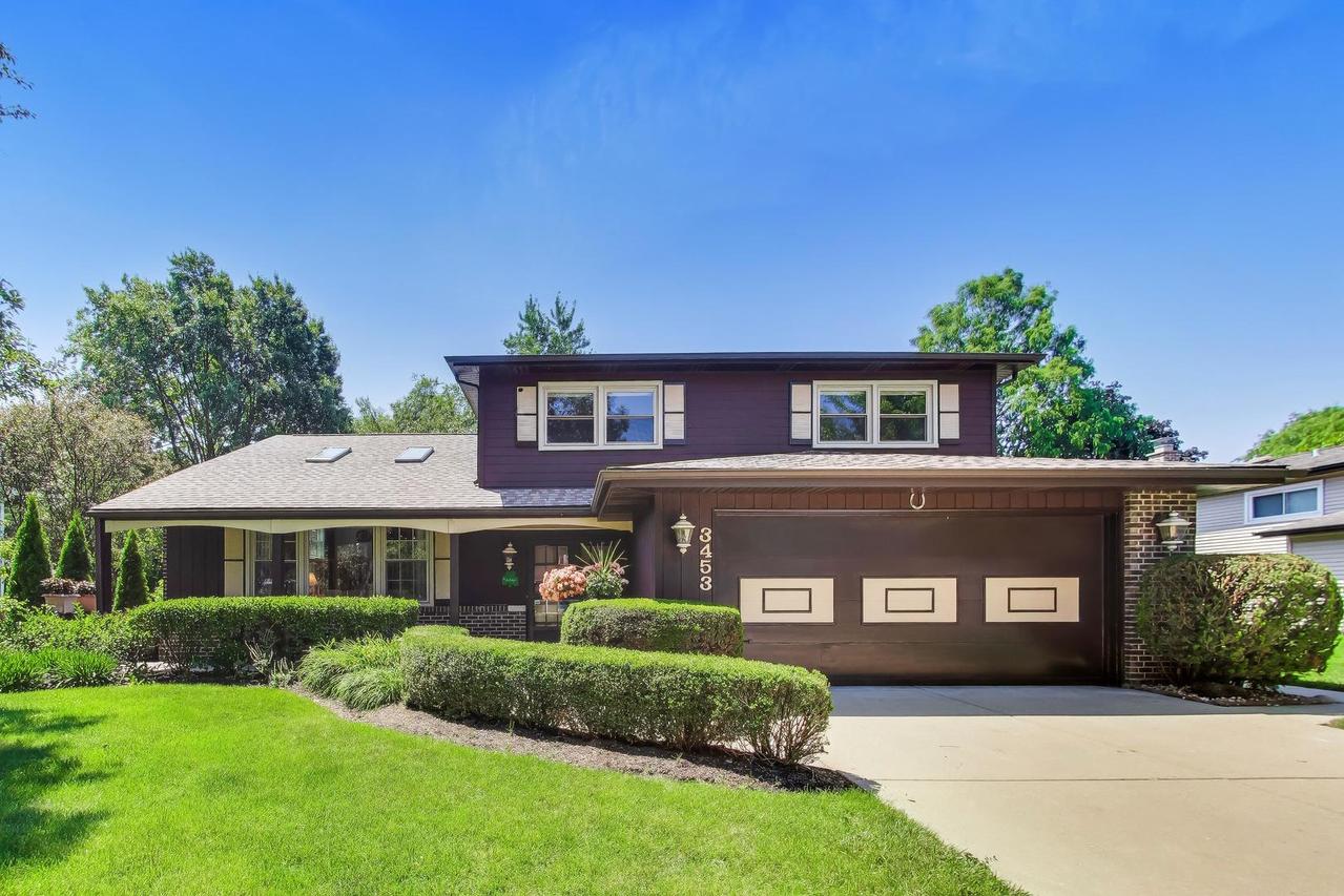 3453 River Falls Dr., Northbrook, IL 60062