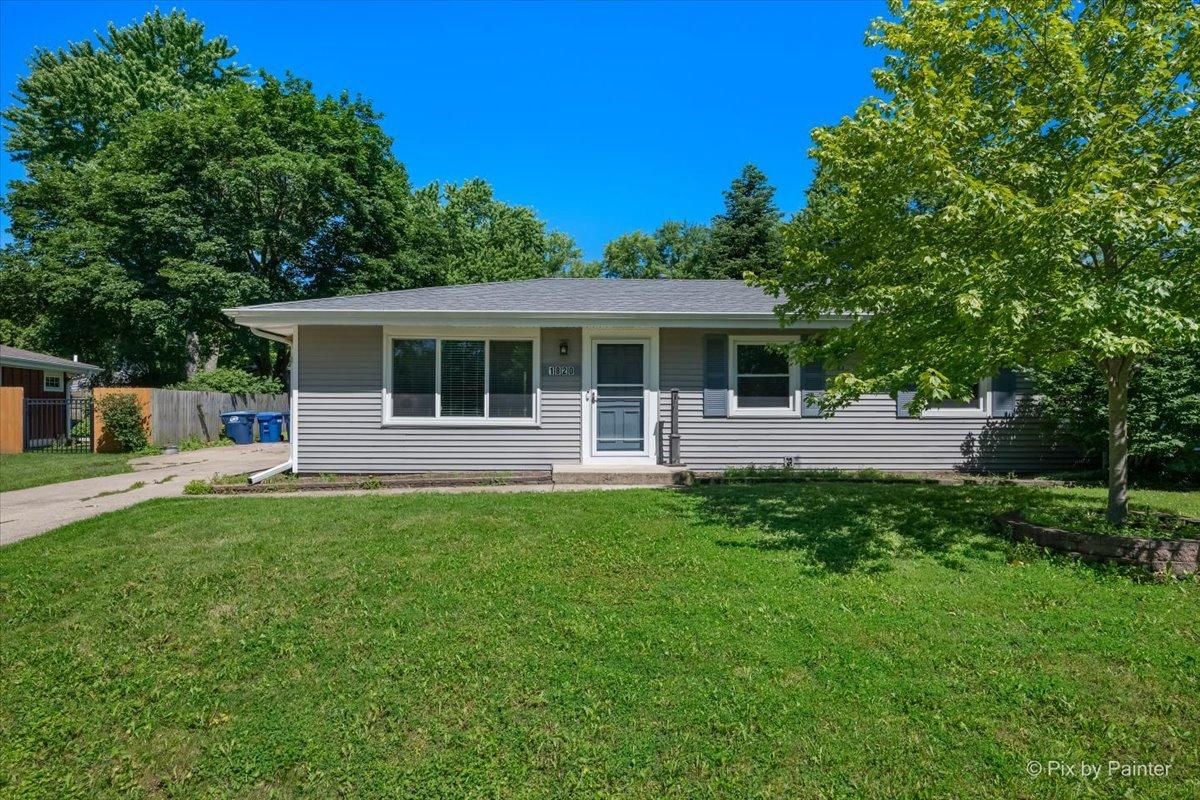 1820 Forrest Blvd., St. Charles, IL 60174