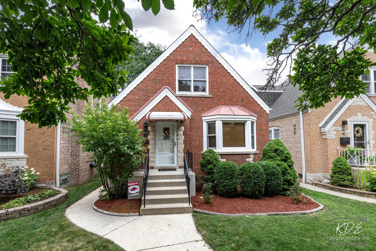 5915 W Roscoe St., Chicago, IL 60634