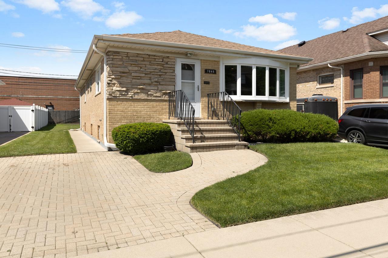 7046 N Franks Ave., Niles, IL 60714