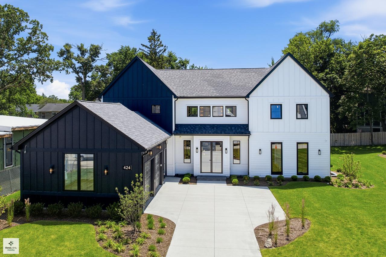 424 Forest Edge Dr., Glencoe, IL 60022