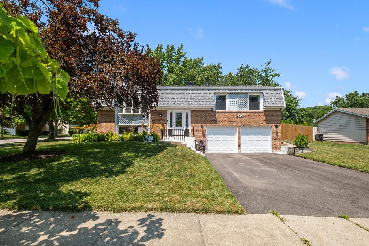 430 Faversham Ct., Bolingbrook, IL 60440