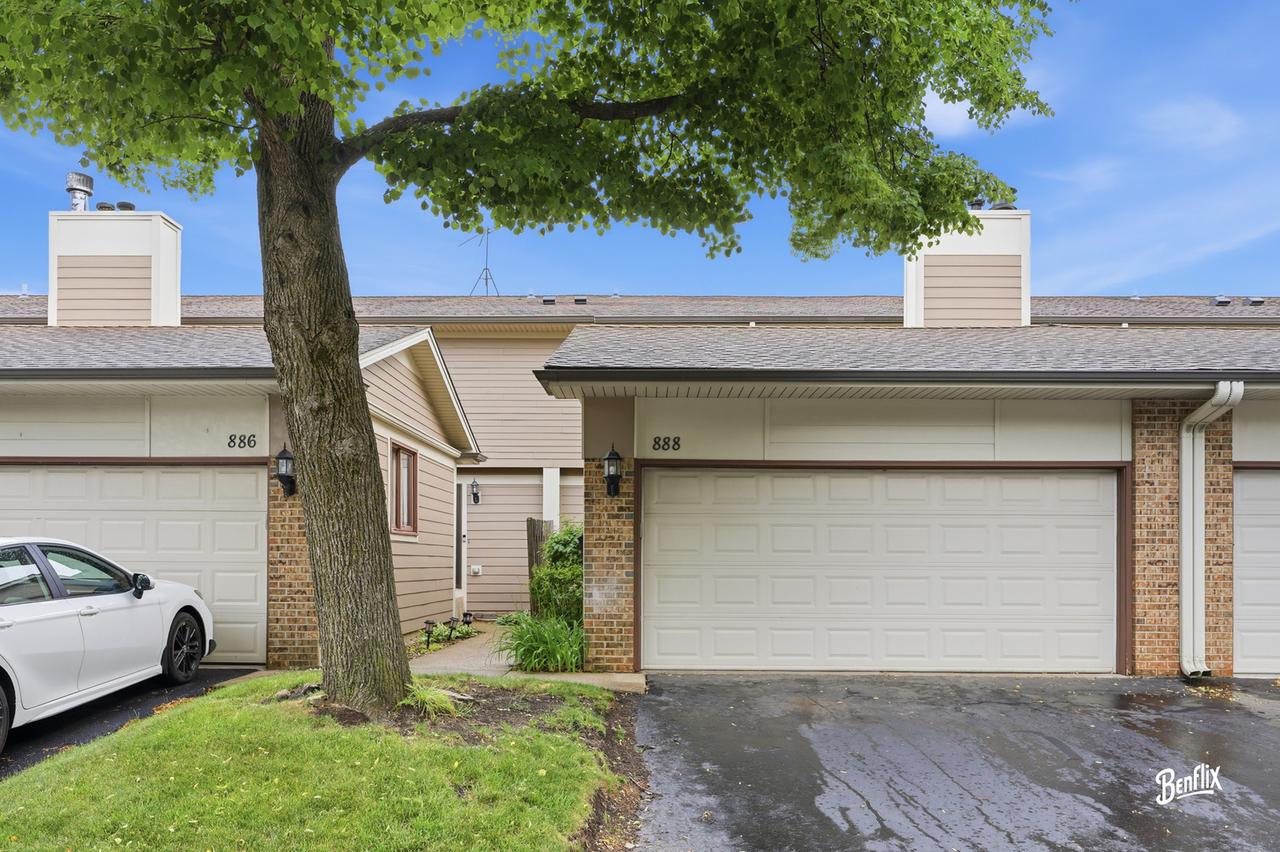 888 Swan Blvd., Deerfield, IL 60015
