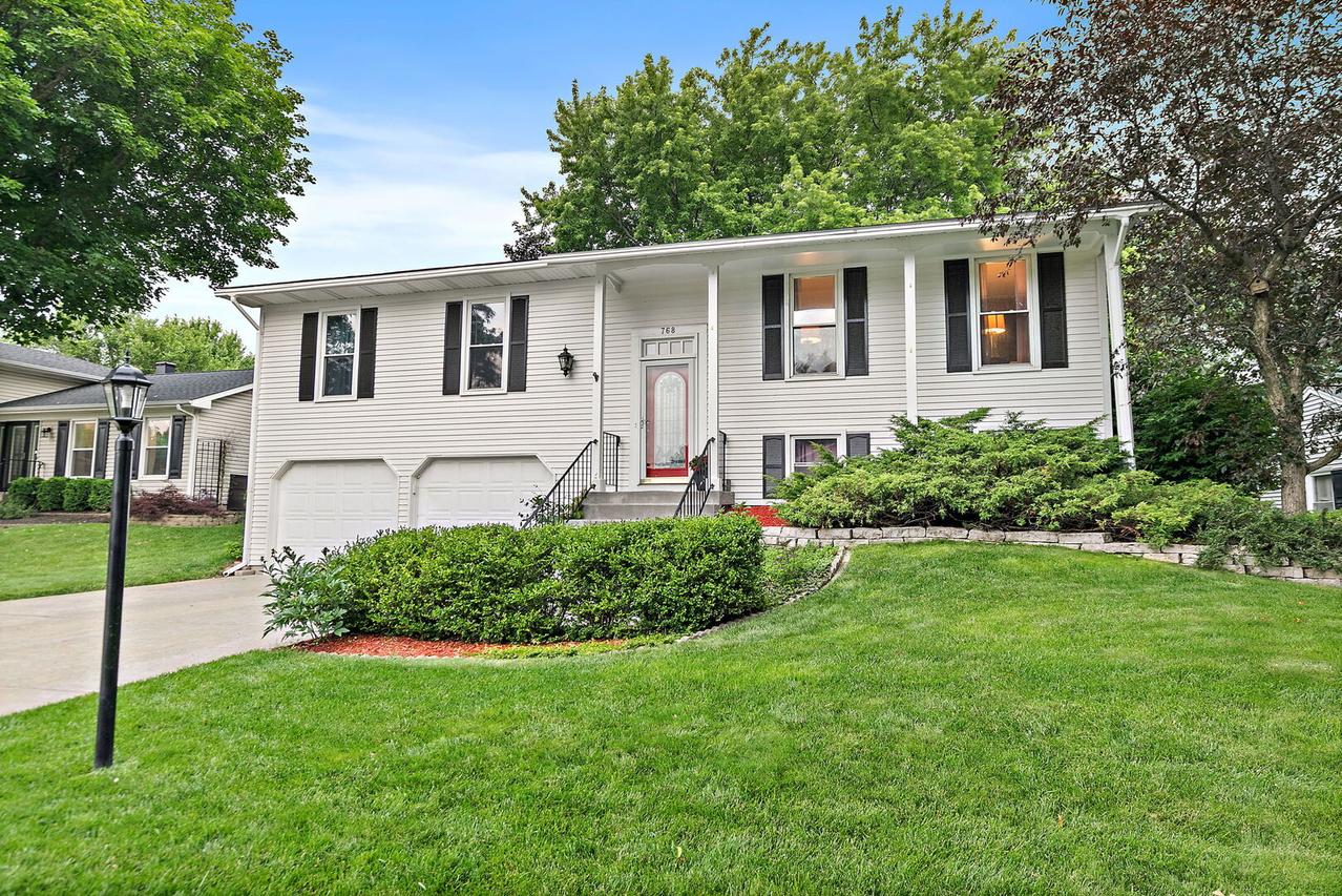 768 Merrimac St., Cary, IL 60013