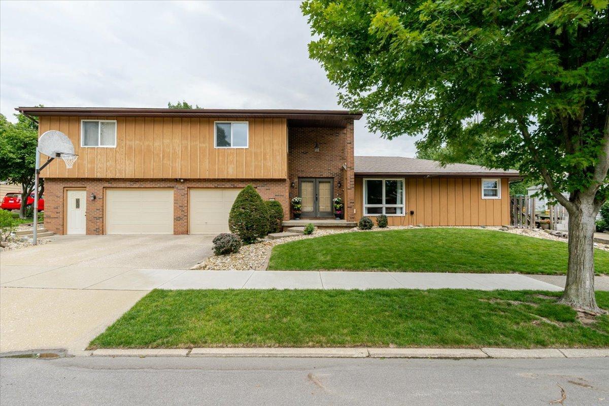 1222 S Mason St., Bloomington, IL 61701
