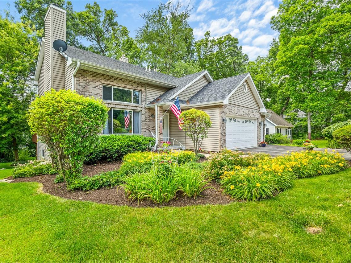 239 Rochester Rd., Poplar Grove, IL 61065