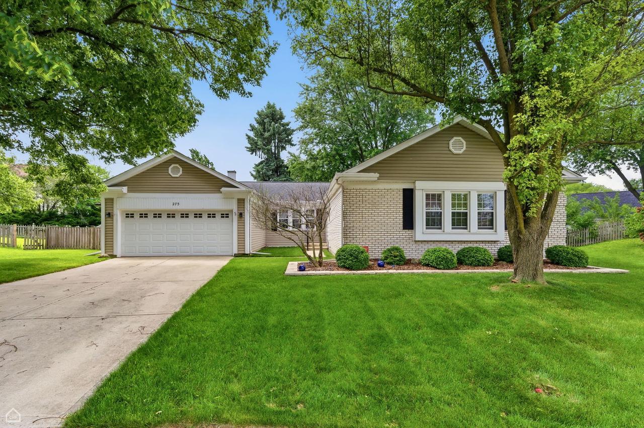 275 Essex Ct., Aurora, IL 60504