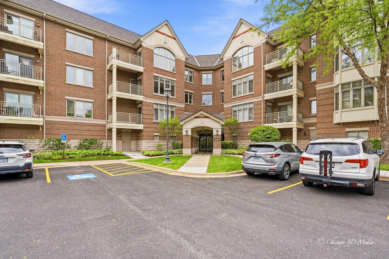 445 Village Green Pkwy. #304, Lincolnshire, IL 60069