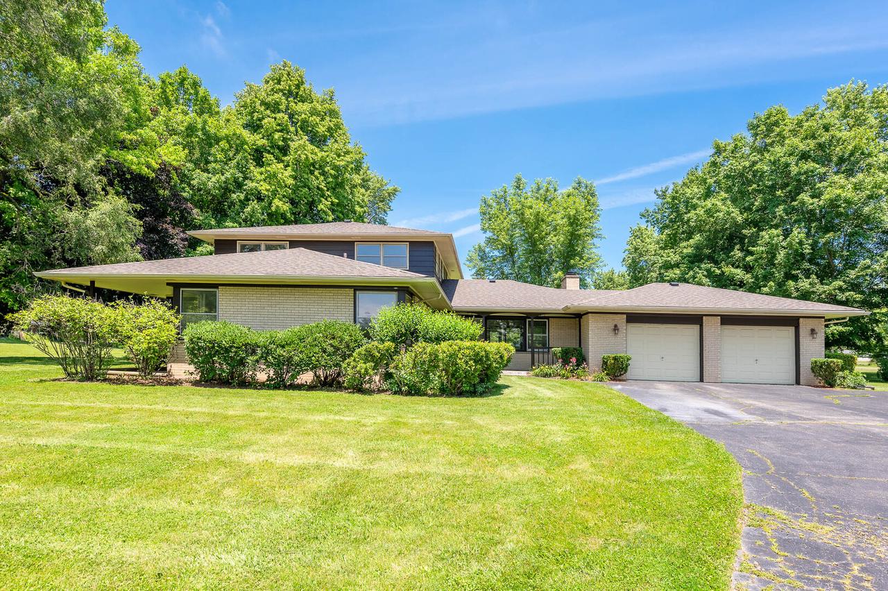 14950 W York House Rd., Wadsworth, IL 60083