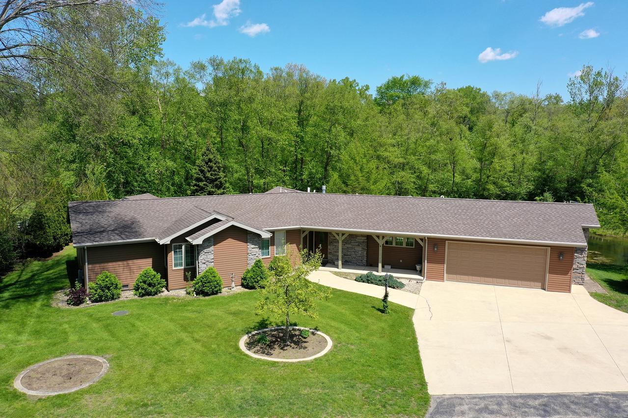 27 Birchwood Ln., St. Anne, IL 60964