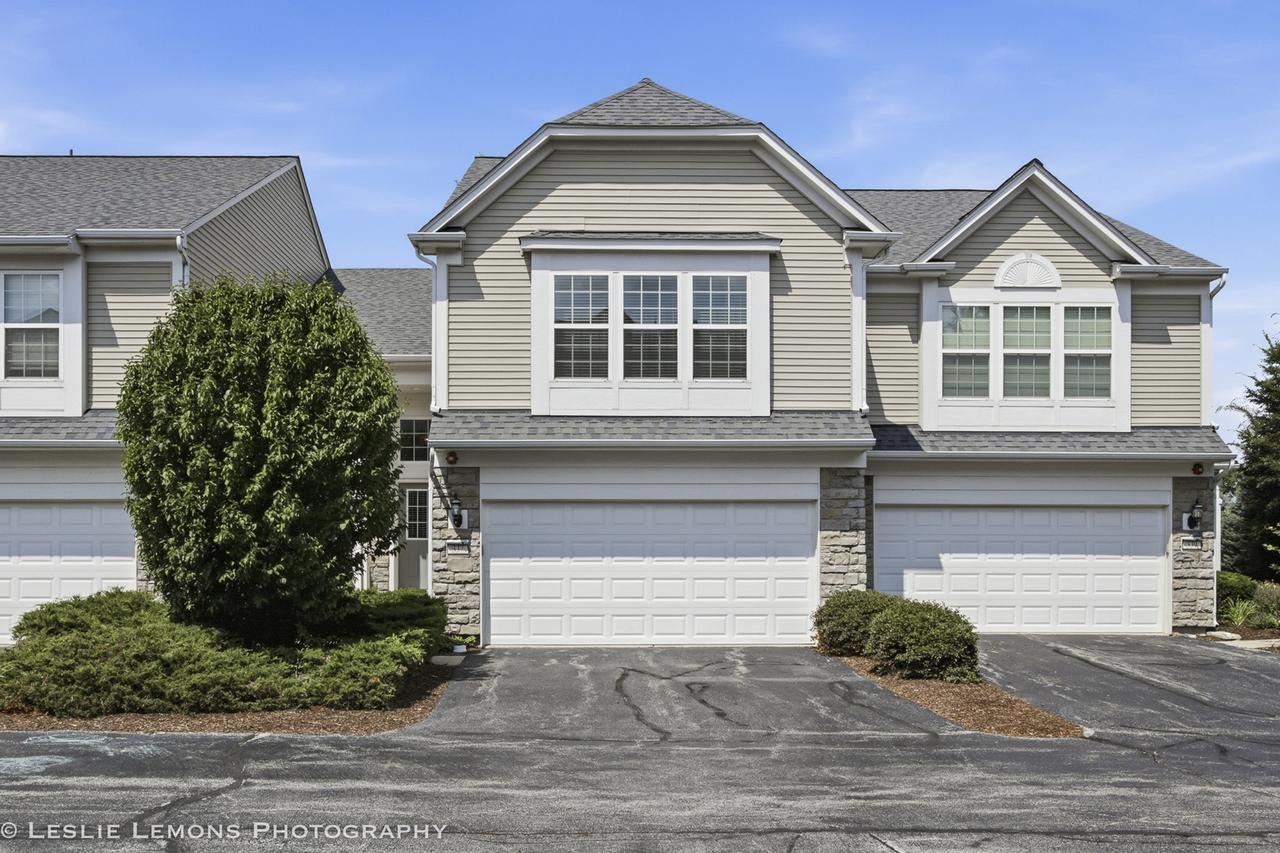 337 Devoe Dr., Oswego, IL 60543