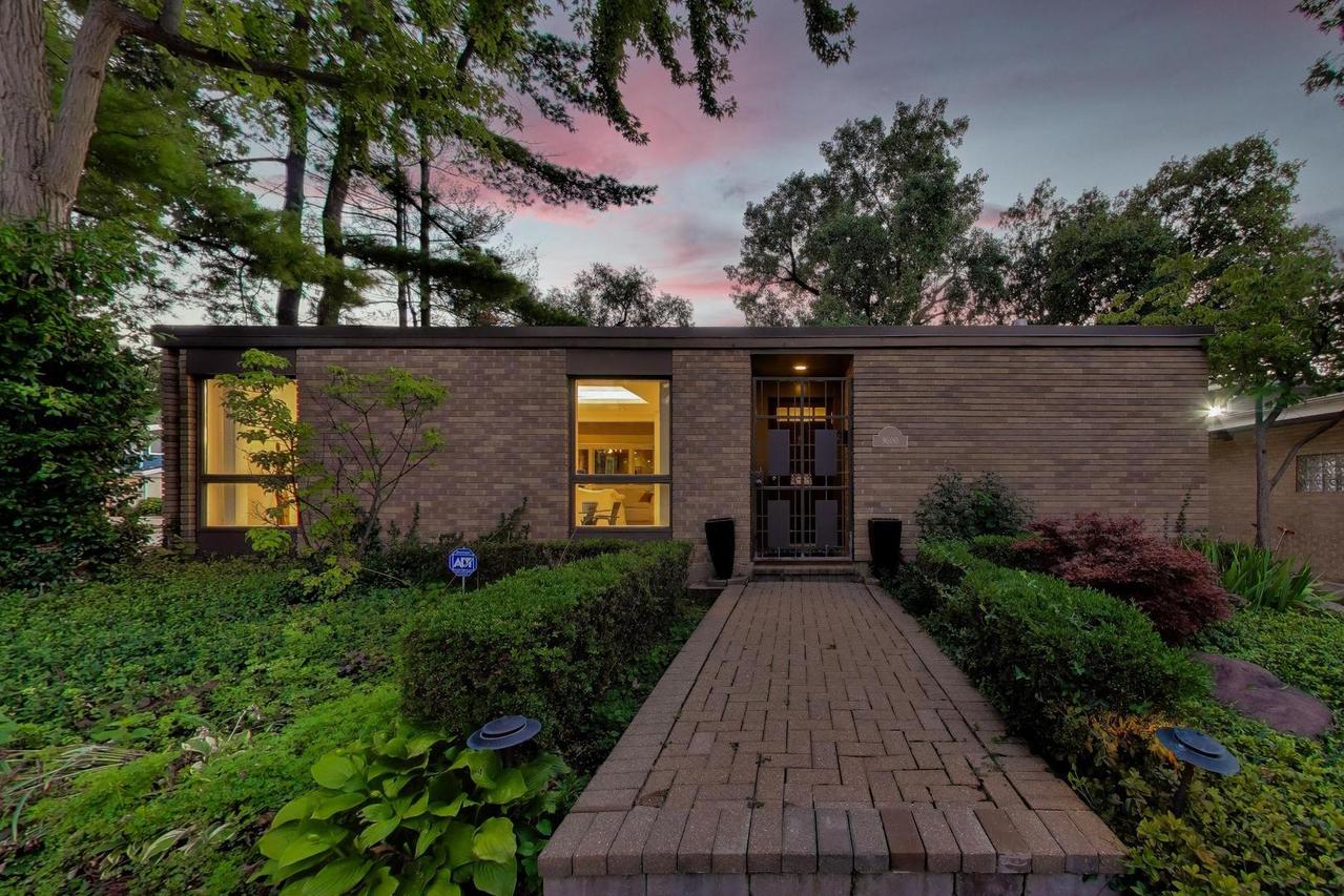 9000 Tripp Ave., Skokie, IL 60076