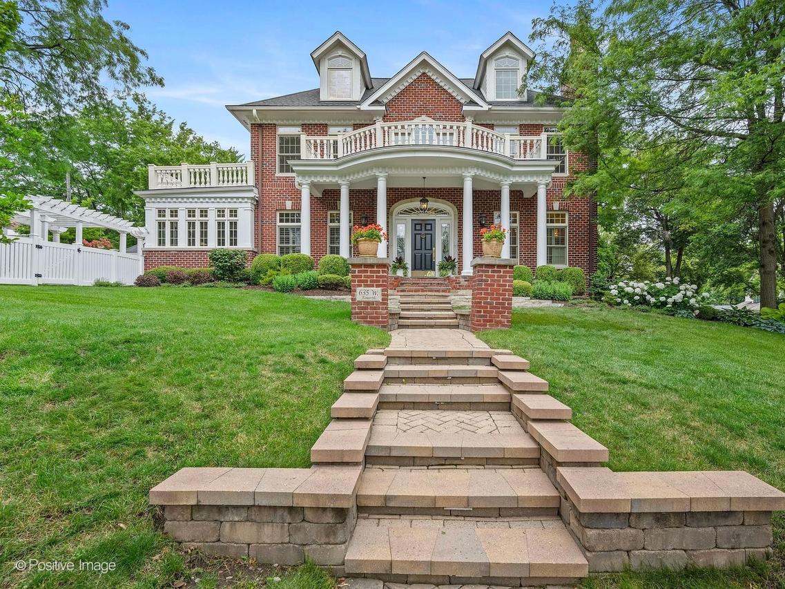 635 W 4th St., Hinsdale, IL 60521
