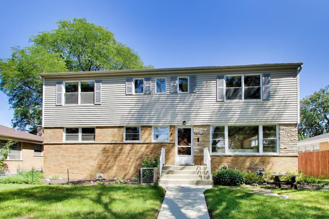 9433 Kildare Ave., Skokie, IL 60076