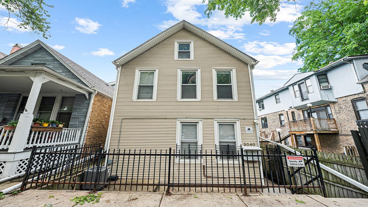 2040 W Charleston St., Chicago, IL 60647
