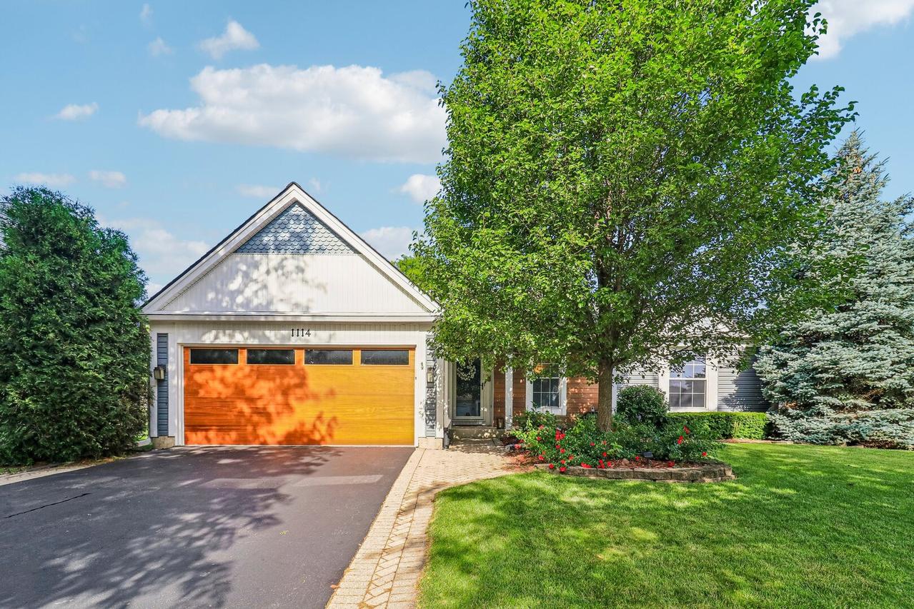 1114 Country Glen Ln., Carol Stream, IL 60188
