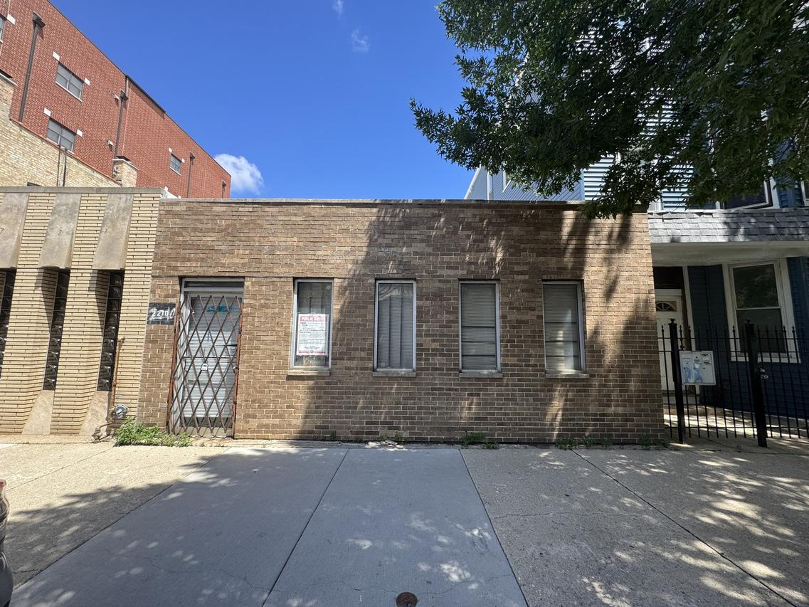 2210 W Belmont Ave., Chicago, IL 60618