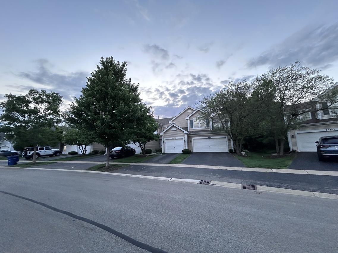 1444 Walnut Hill Ave., St. Charles, IL 60174