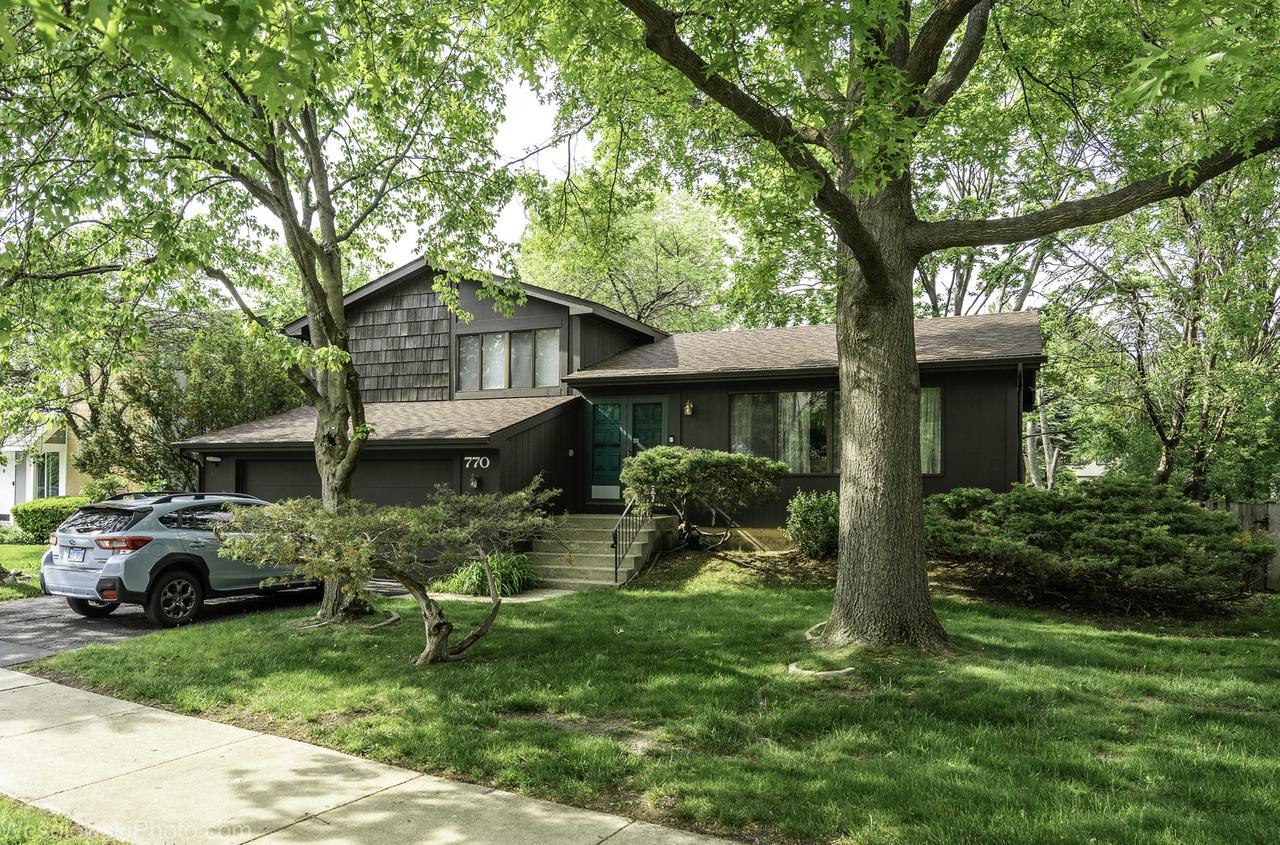 770 Yosemite Tr., Roselle, IL 60172