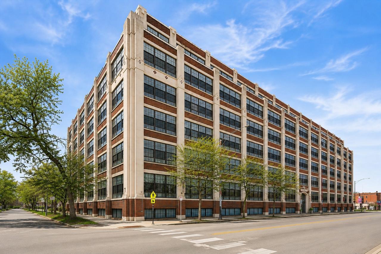 3963 W Belmont Ave. #137, Chicago, IL 60618