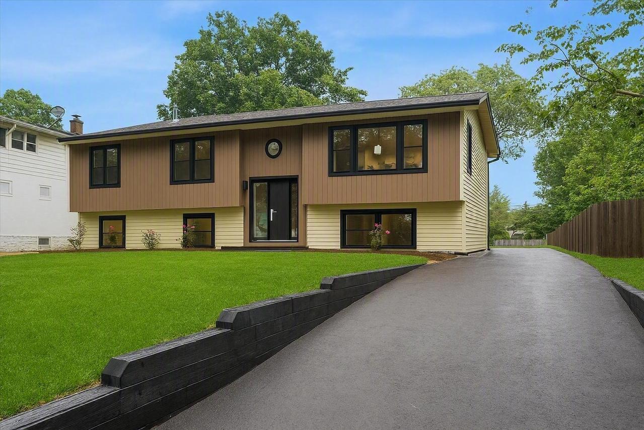 5624 Dunham Rd., Downers Grove, IL 60516