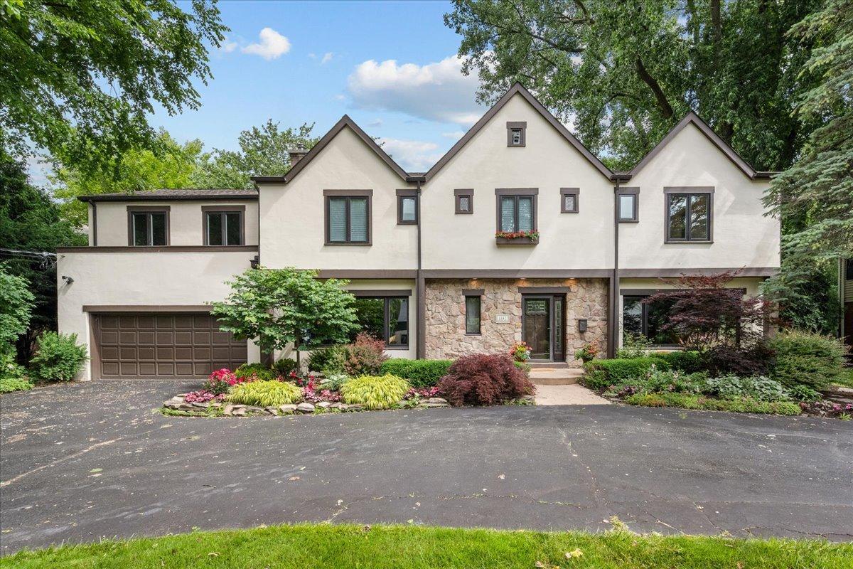 1347 Sunview Ln., Winnetka, IL 60093