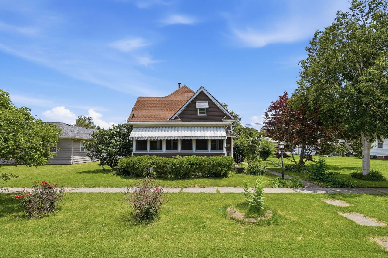 823 N A St., Monmouth, IL 61462